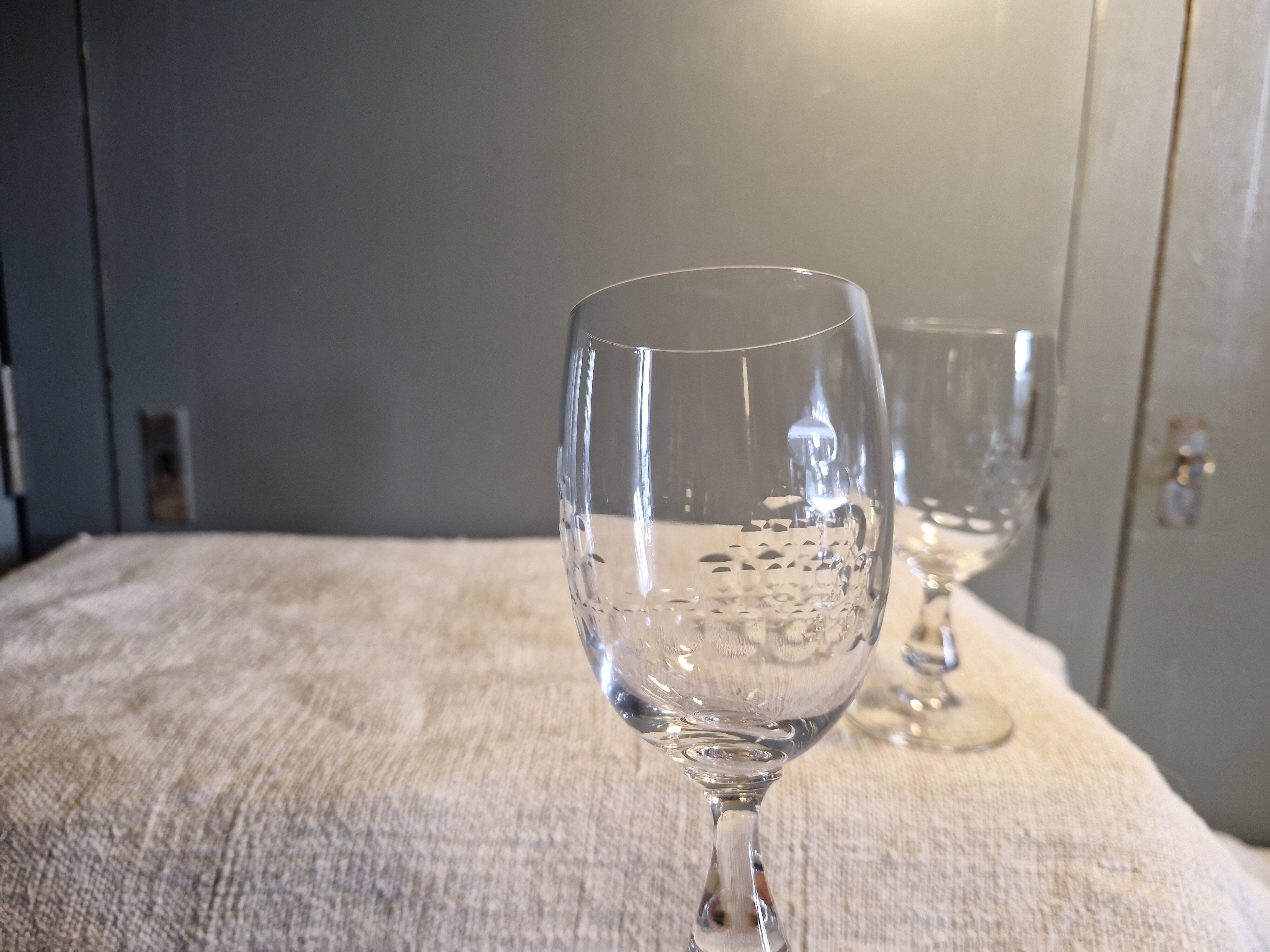 2 antique Baccarat crystal wine glasses, scales model, 1920s/30s