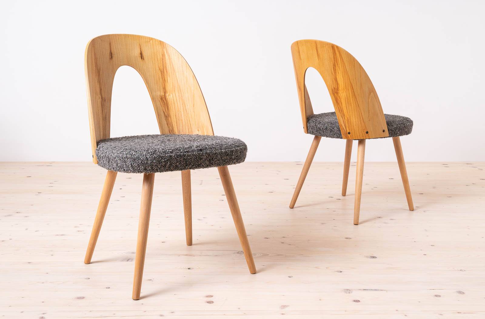 Ensemble de 4 chaises de salle à manger modernes du milieu du siècle par A. Šuman, rembourrées