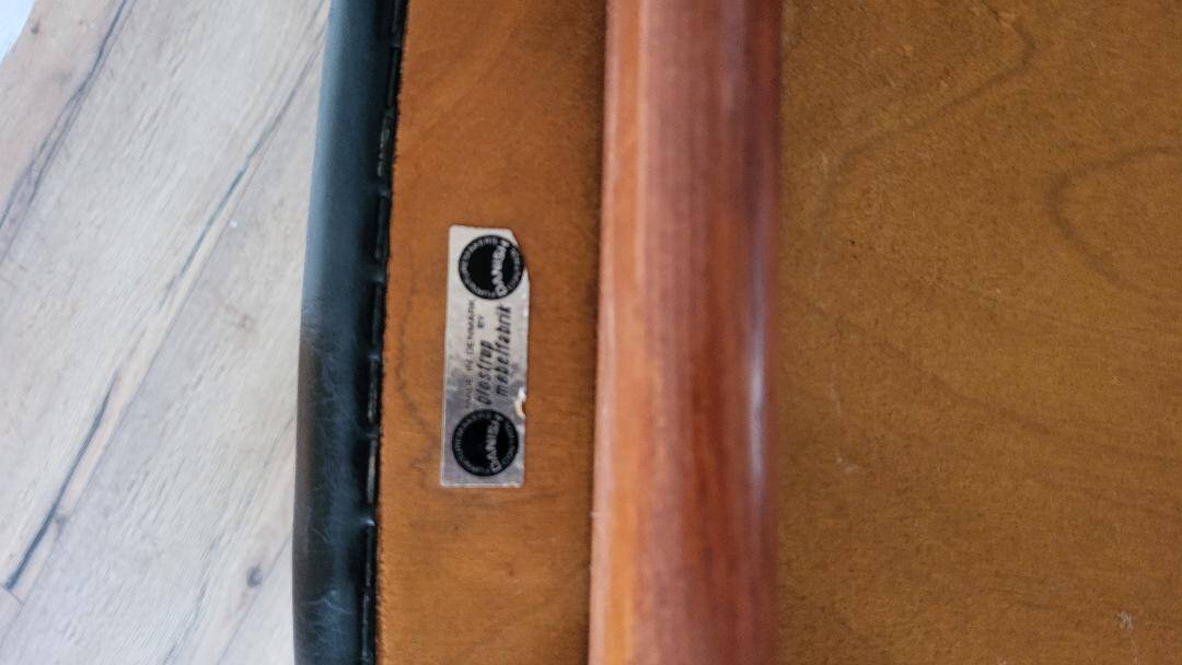 Lot 6 Scandinavian armchairs Erik Kirkegaard FK67 – Glostrup Møbelfabrik