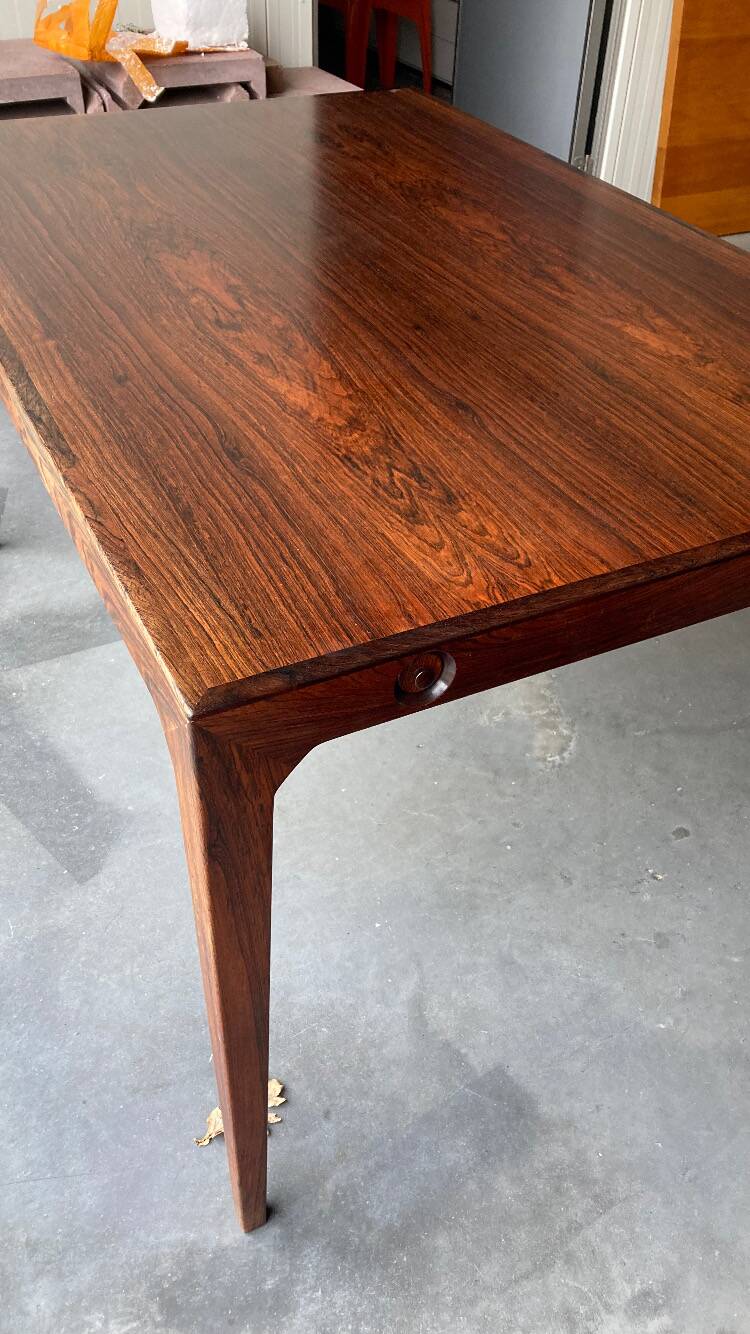 Table à manger danoise par Poul Hundevad et Kai Winding. Années 1960
