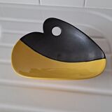 Yellow and black two-tone pocket cut Louviers