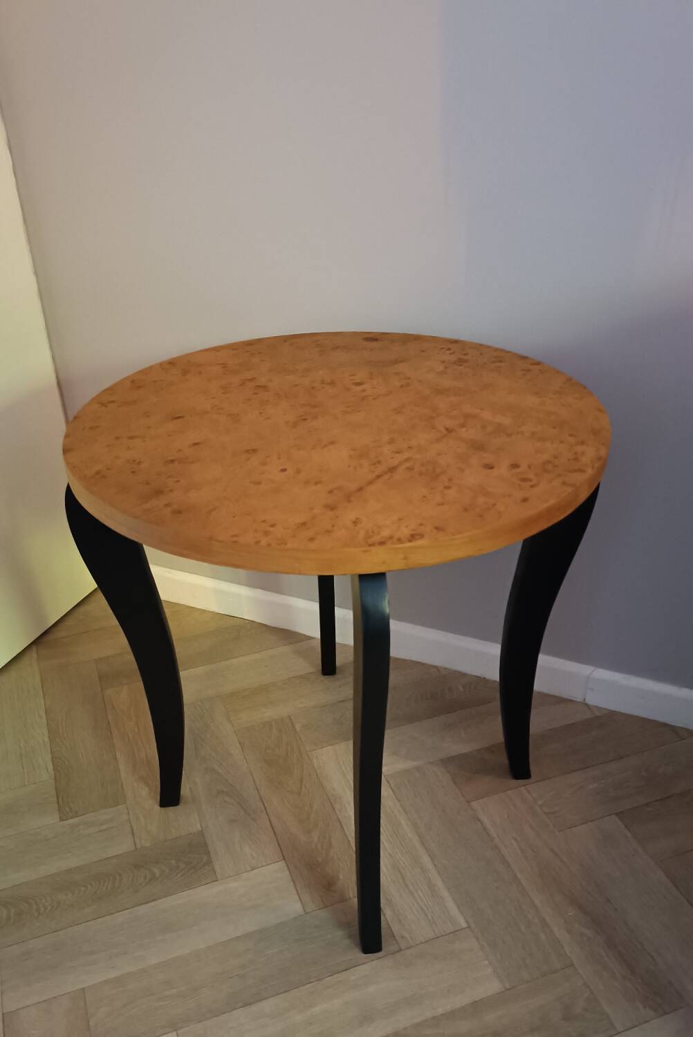 Table d'appoint en ronces de noyer