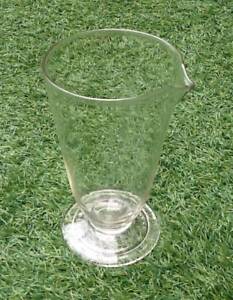 1970s measuring glass shower foot graduated from 25 to 500ml pyrex (large model)