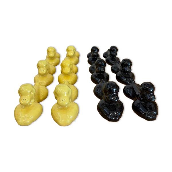 Coffret 12 repose-couverts caniche en majolique jaune et noir