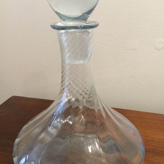 Glass decanter