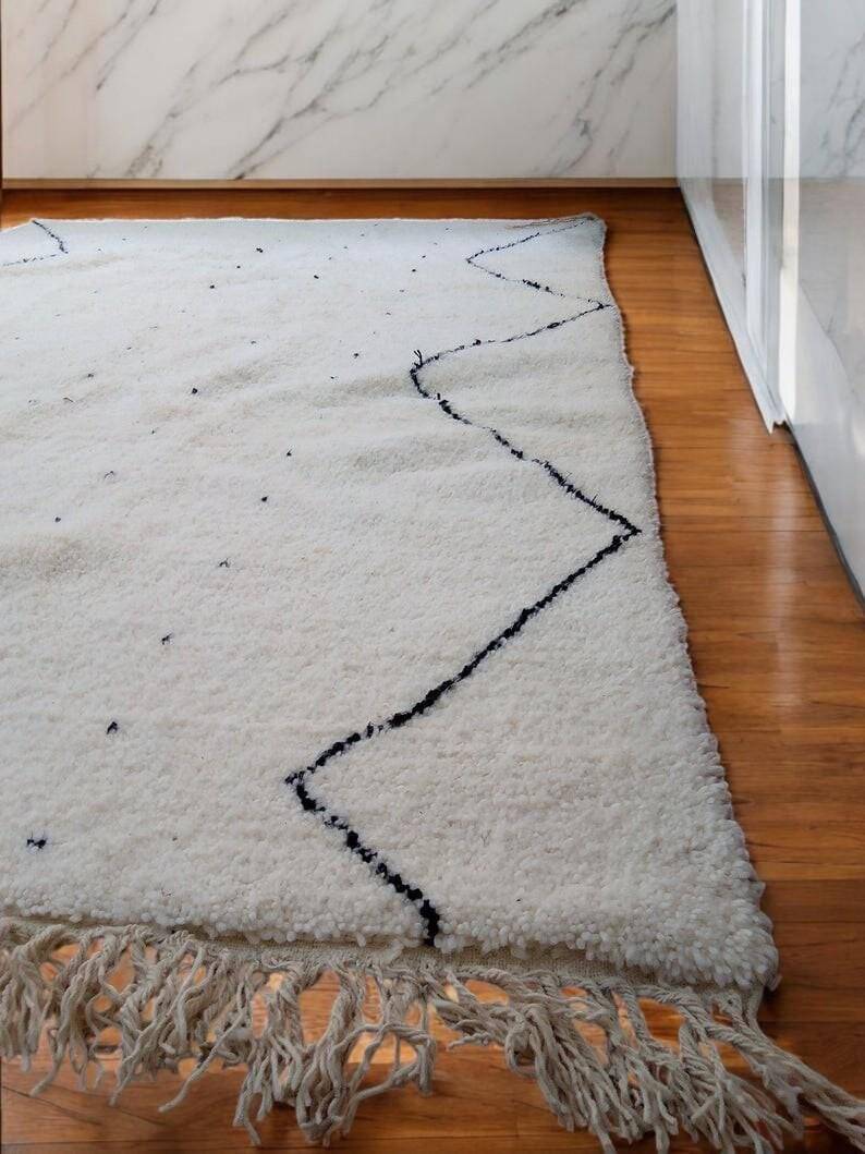 Beni Ourain Berber rug made of Atlas wool, size 1.5/2.5 m.