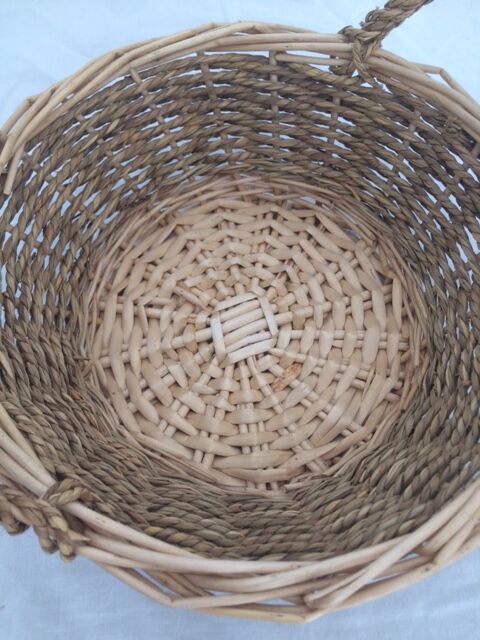 Basket wicker and strings