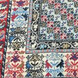 Old oriental carpet in handmade wool 200 x 150 cm