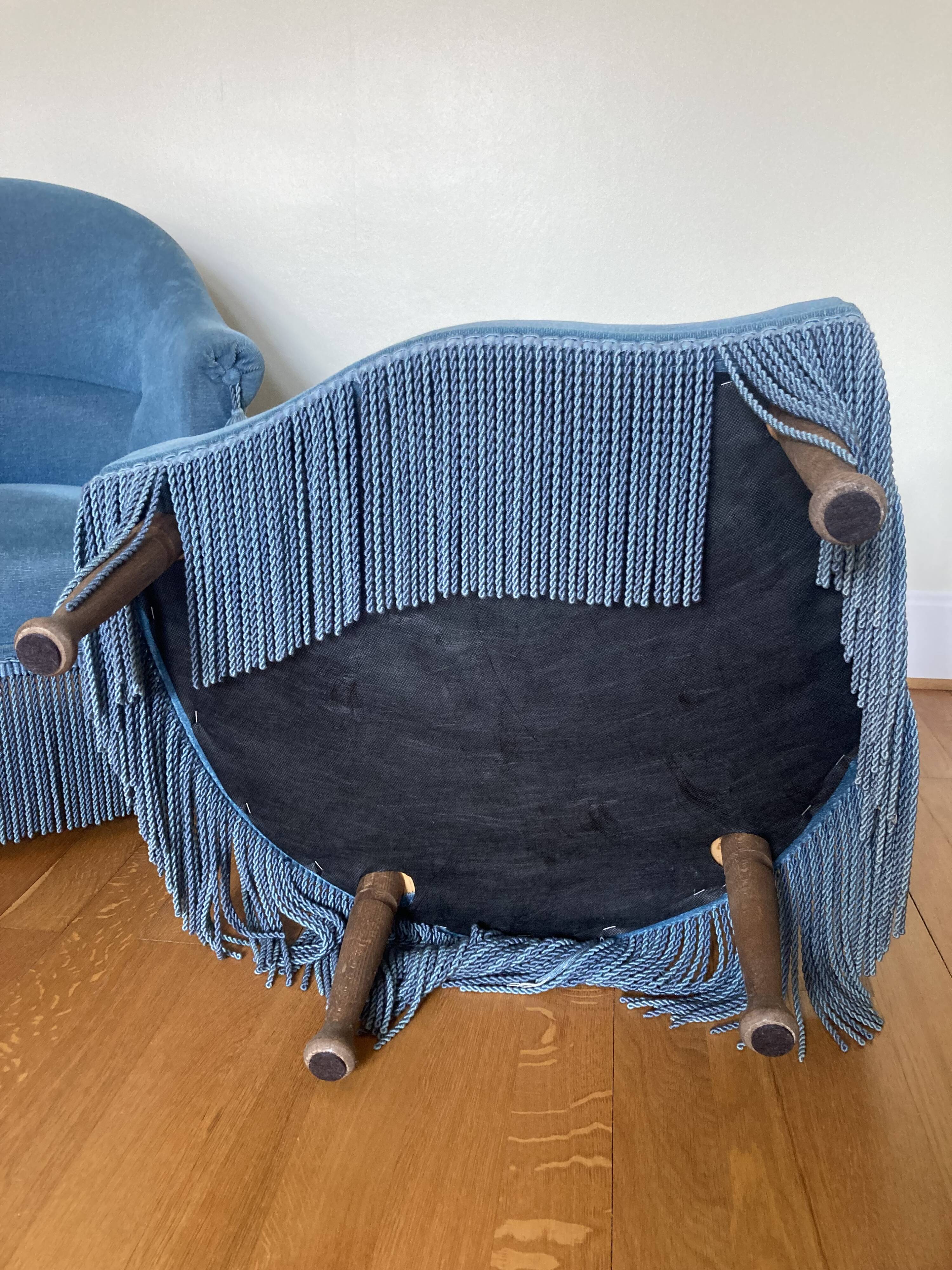 Pair of blue velvet toad armchairs from the 60s