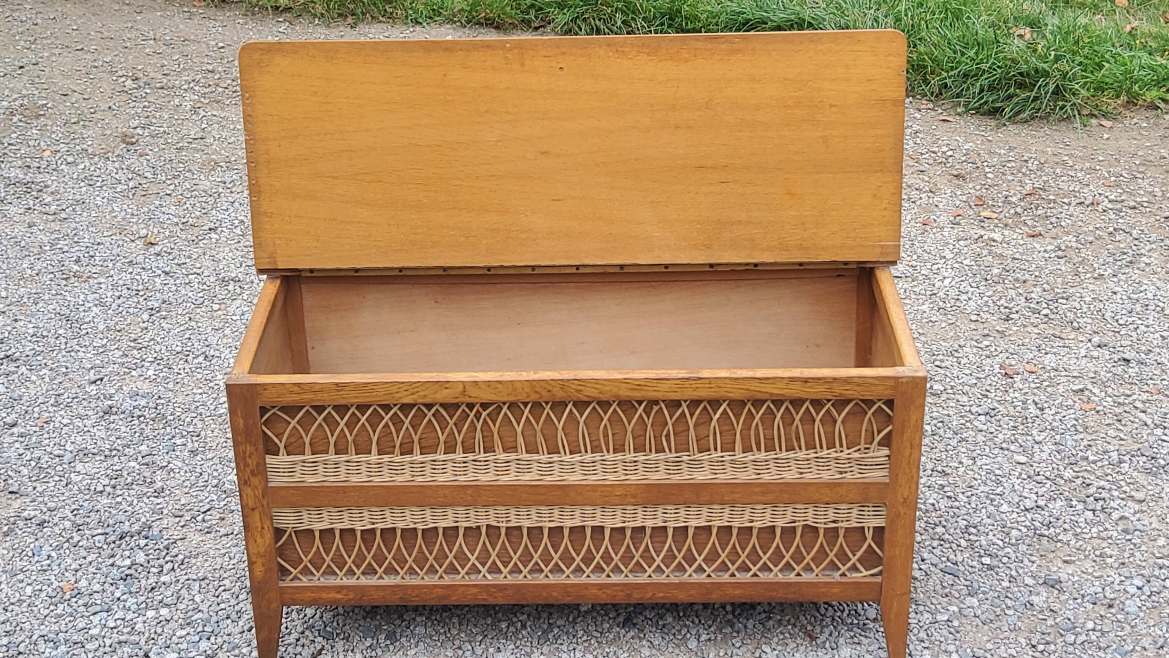 Vintage chest bench from the 50s in oak and rattan