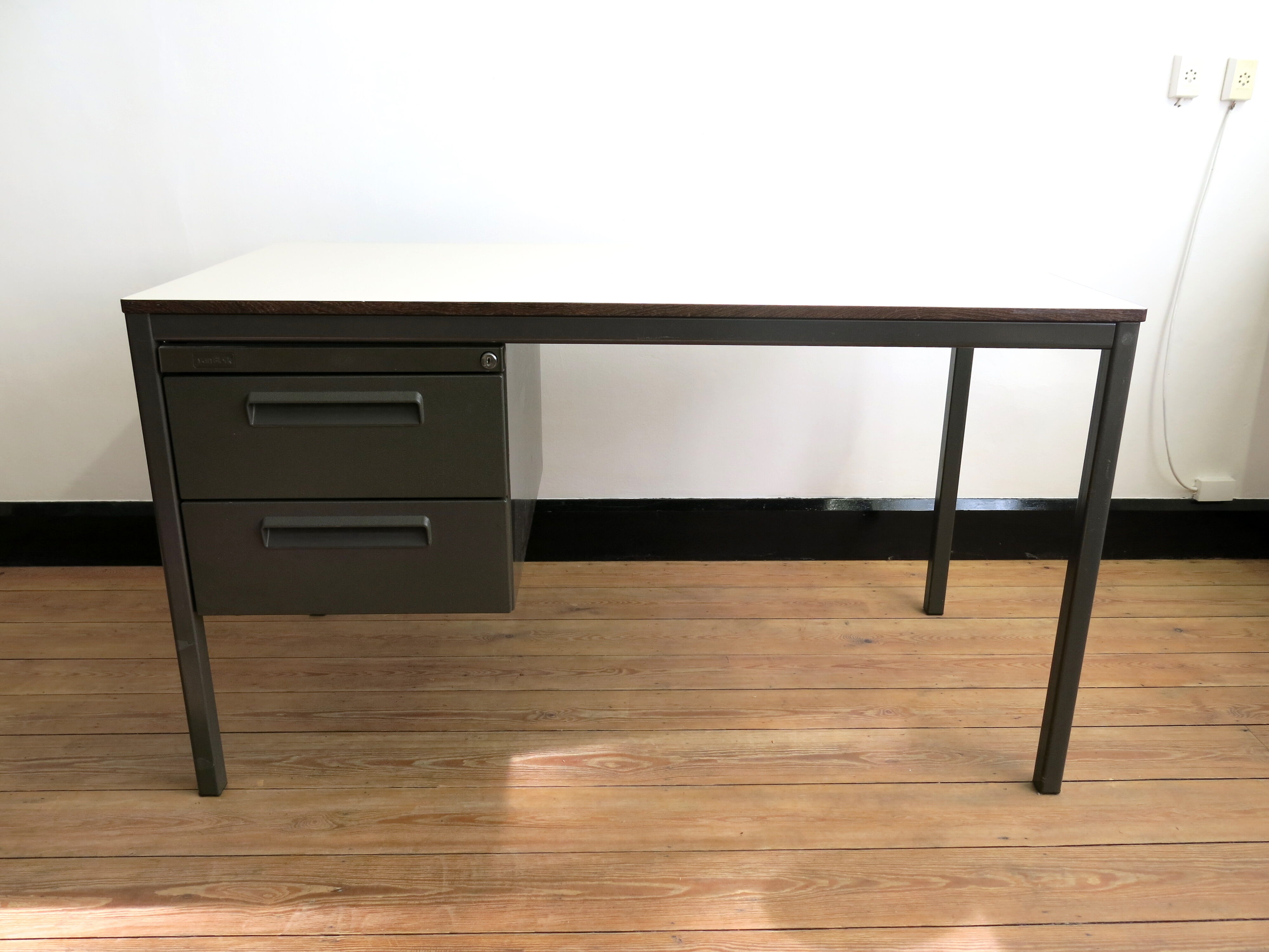 Van Blerk industrial office in steel and formica