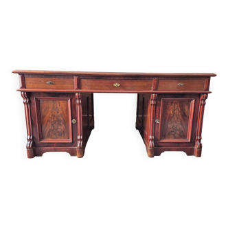 Bureau de ministre piédestal
