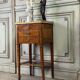 Table d’appoint ou chiffonnière Louis XVI en bois de plaquage, galerie de laiton, fin du XVIIIè