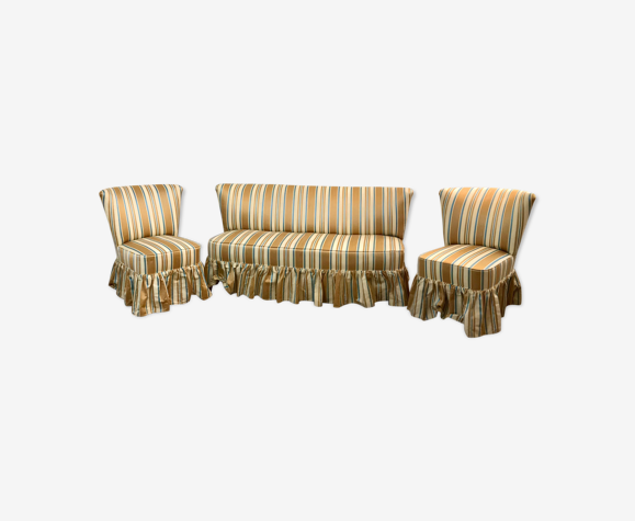Ensemble canapé et fauteuils crapaud