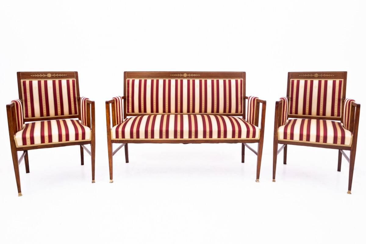 Antique living room set from the end of the 19th century.