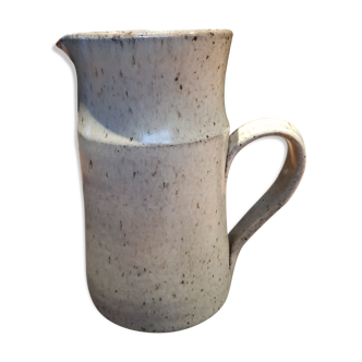 Pitcher in sandstone