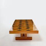 Grand table basse moderniste en chêne bois pétrifié ardoise 1960Grand table basse moderniste en chên