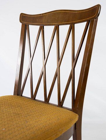 Set of six chairs in walnut 40s
