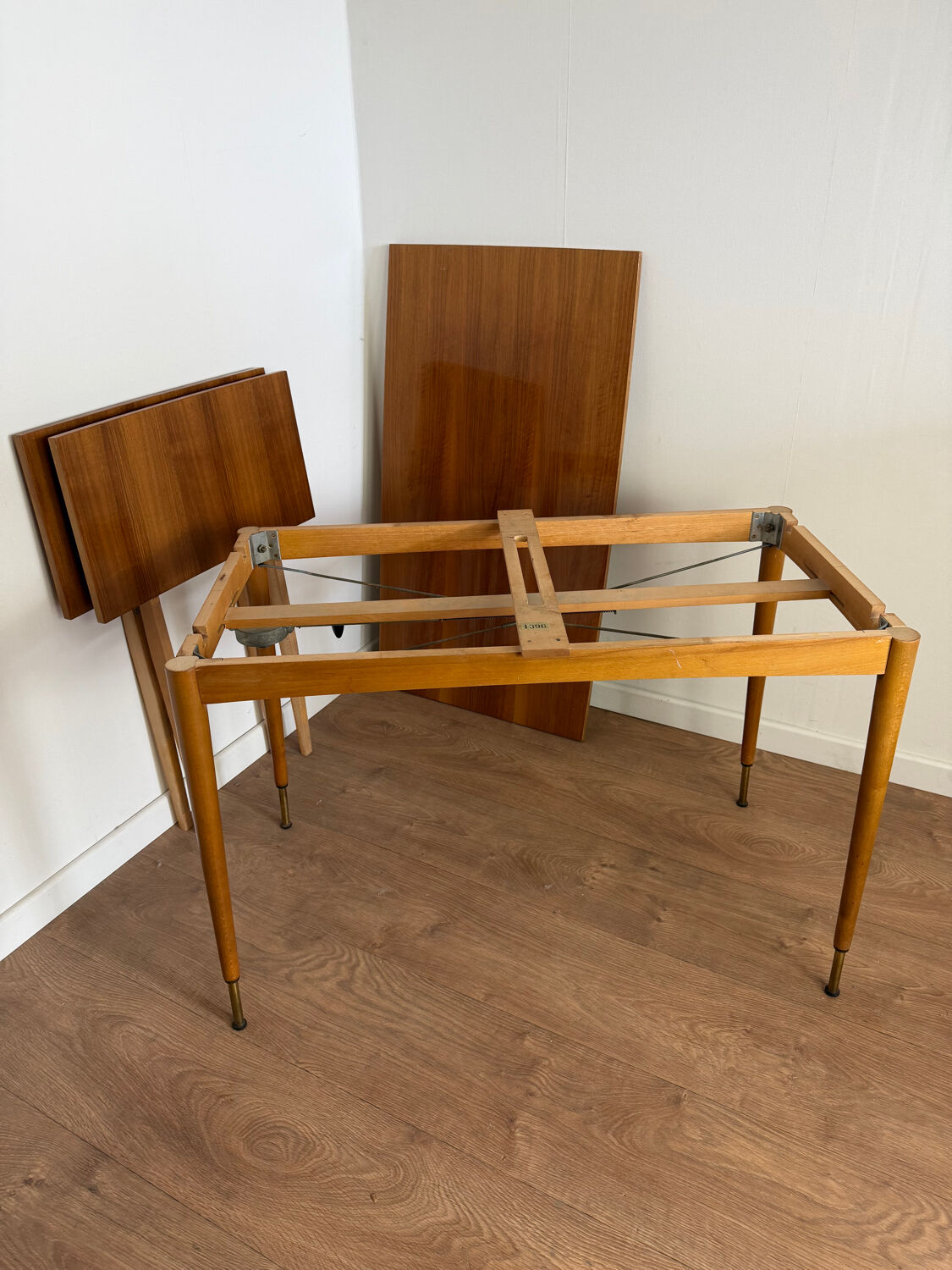 Vintage extendable dining table