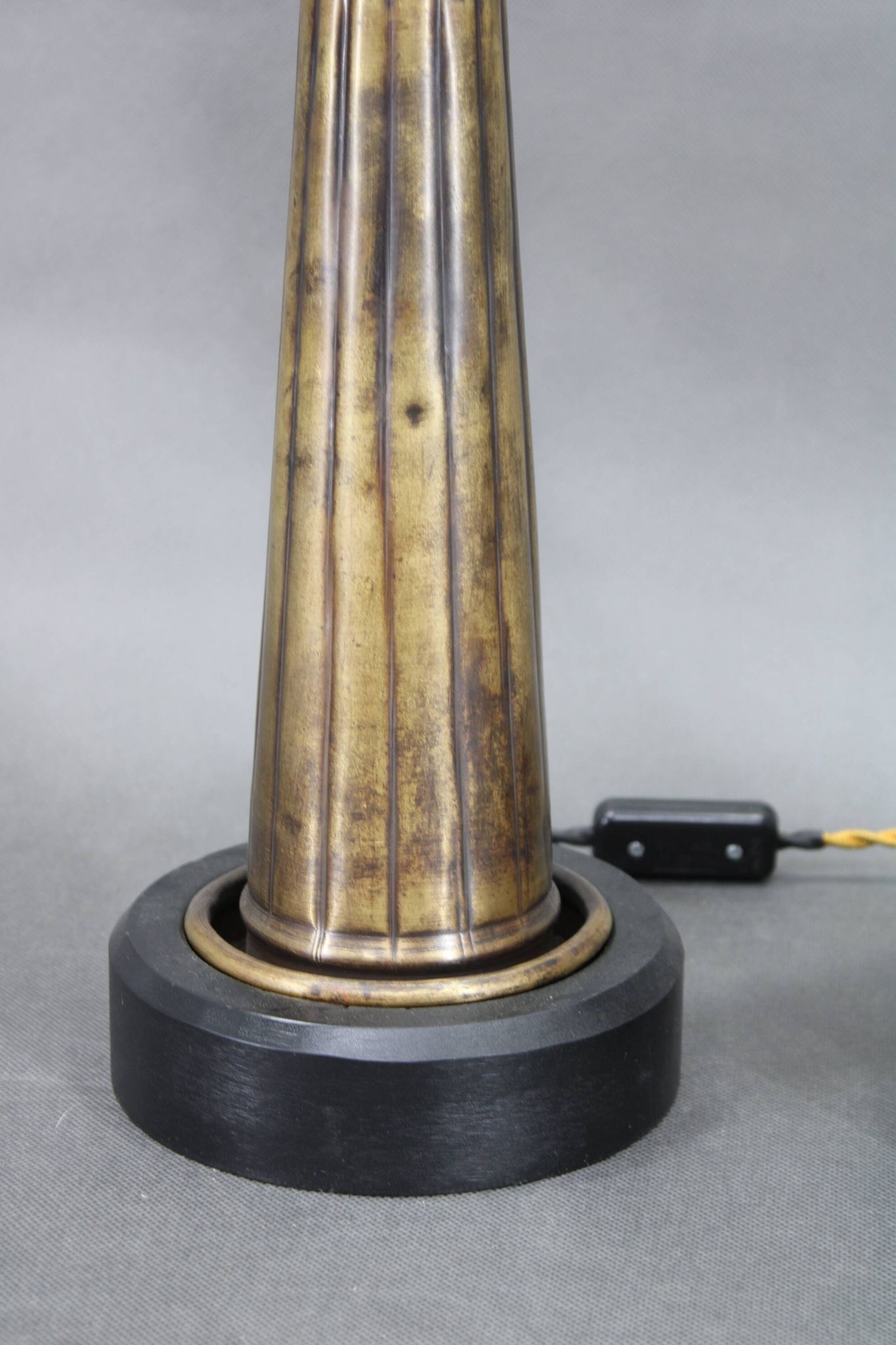 1940s Pair of Italian Restored Brass Table Lamps with Glass Shades