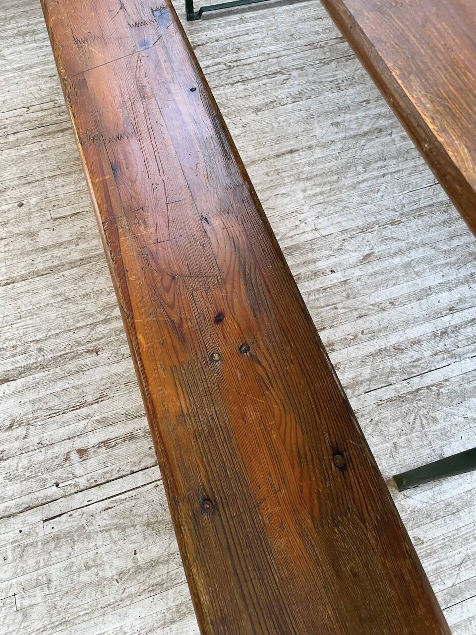 Guinguette table and its 2 benches