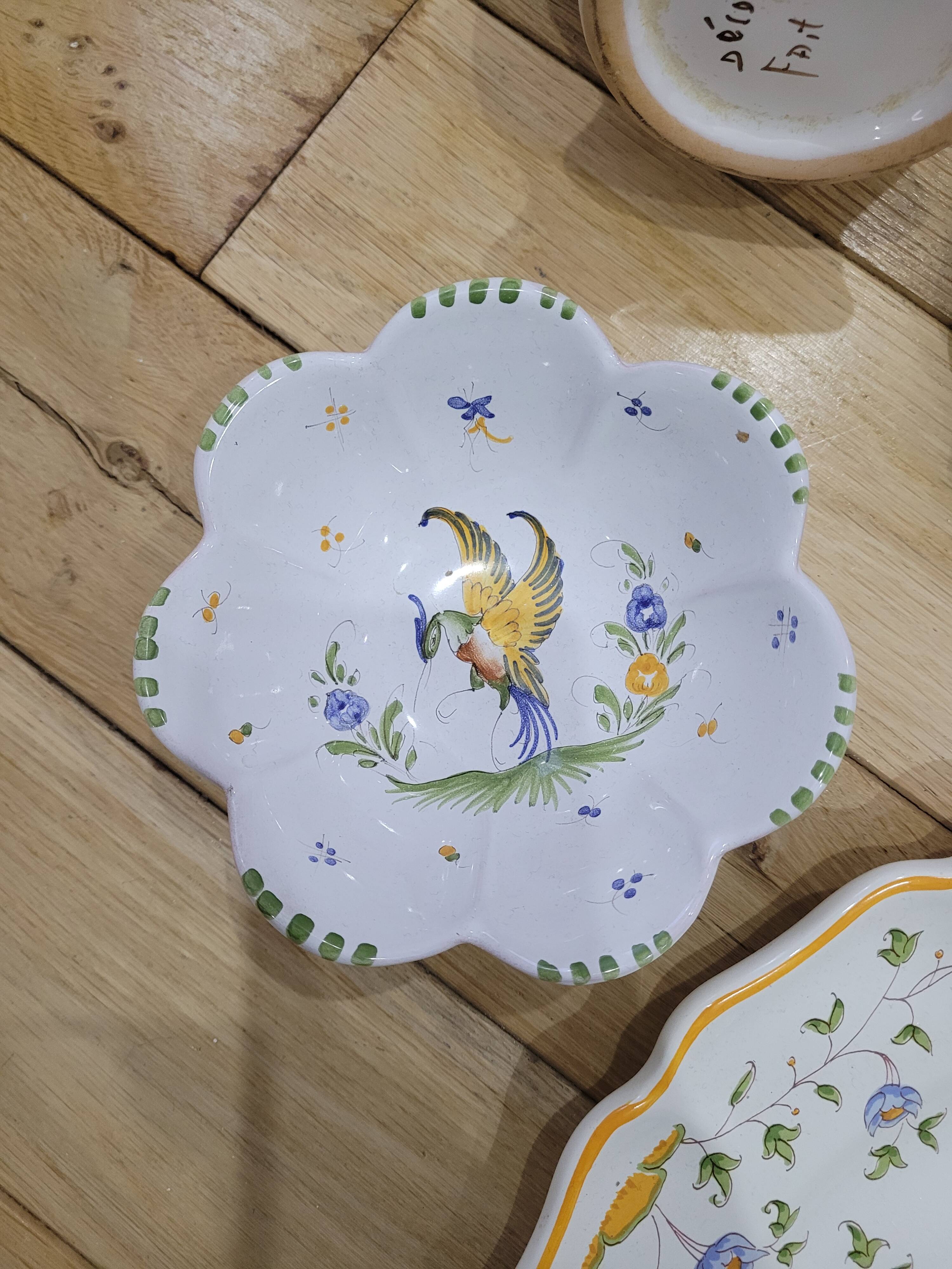 Set of 5 Moustiers porcelain pieces in perfect condition