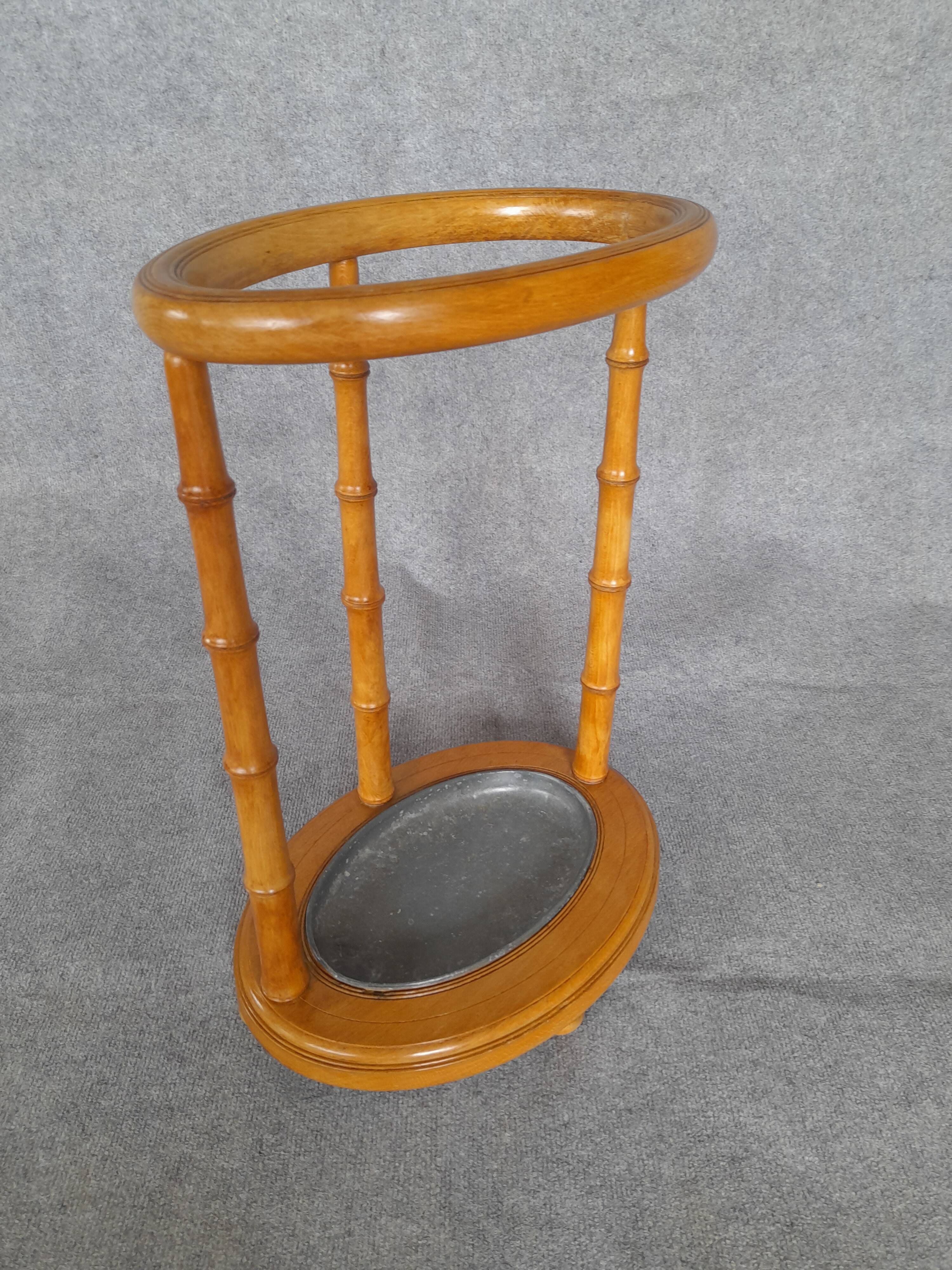 Porte parapluie en bois