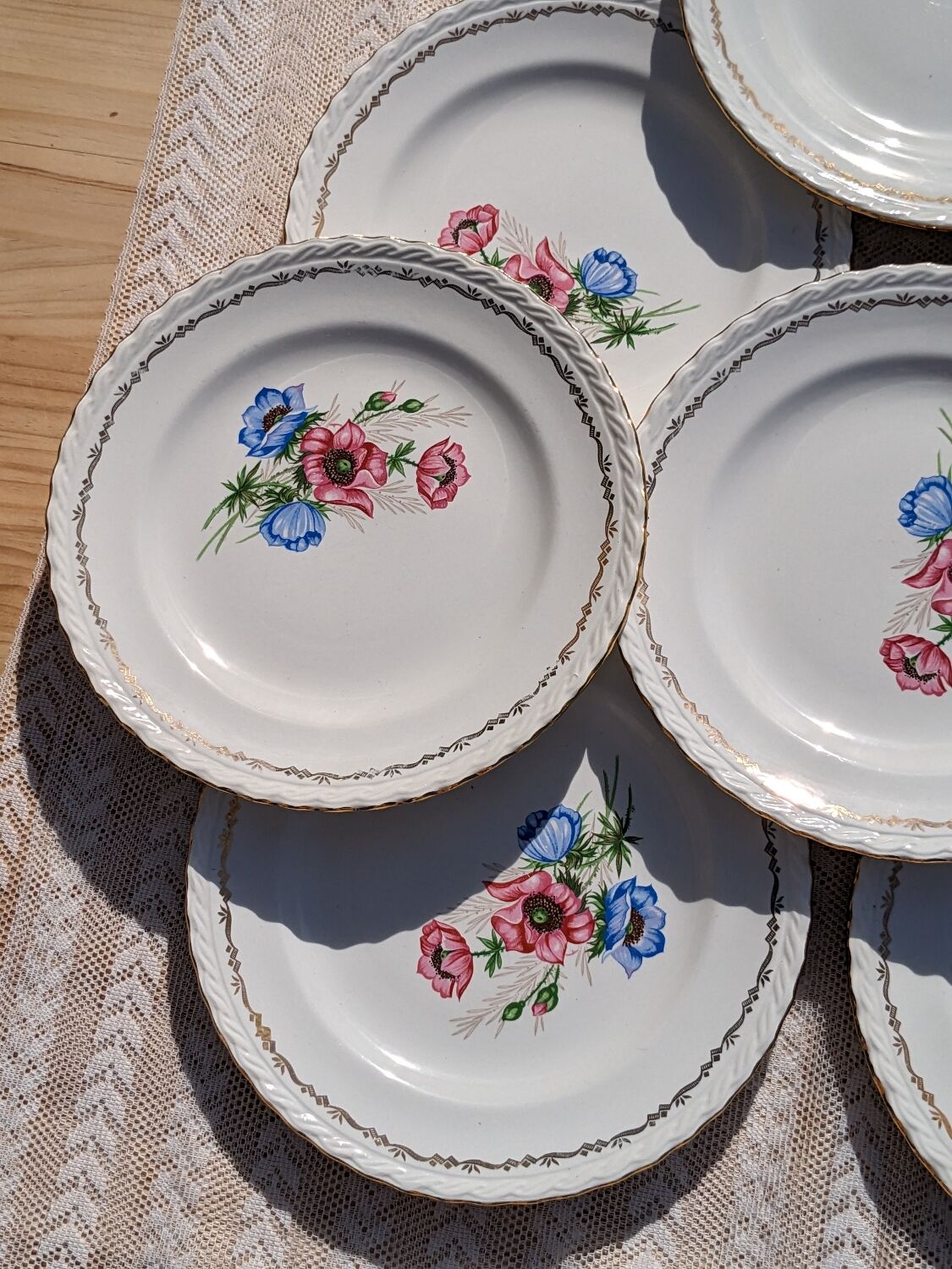 Vintage plates l'Amandinoise