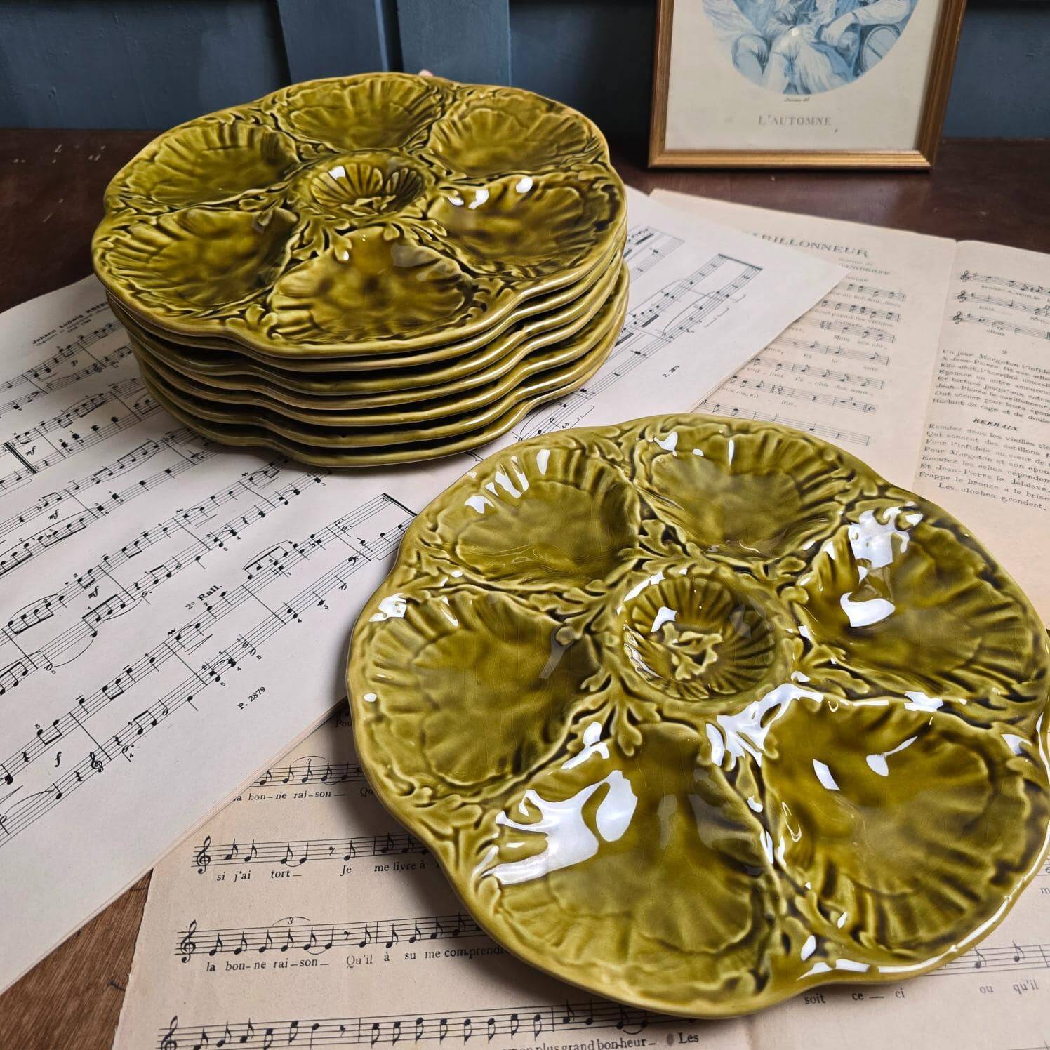 Set of 8 Gien oyster plates – Olive green