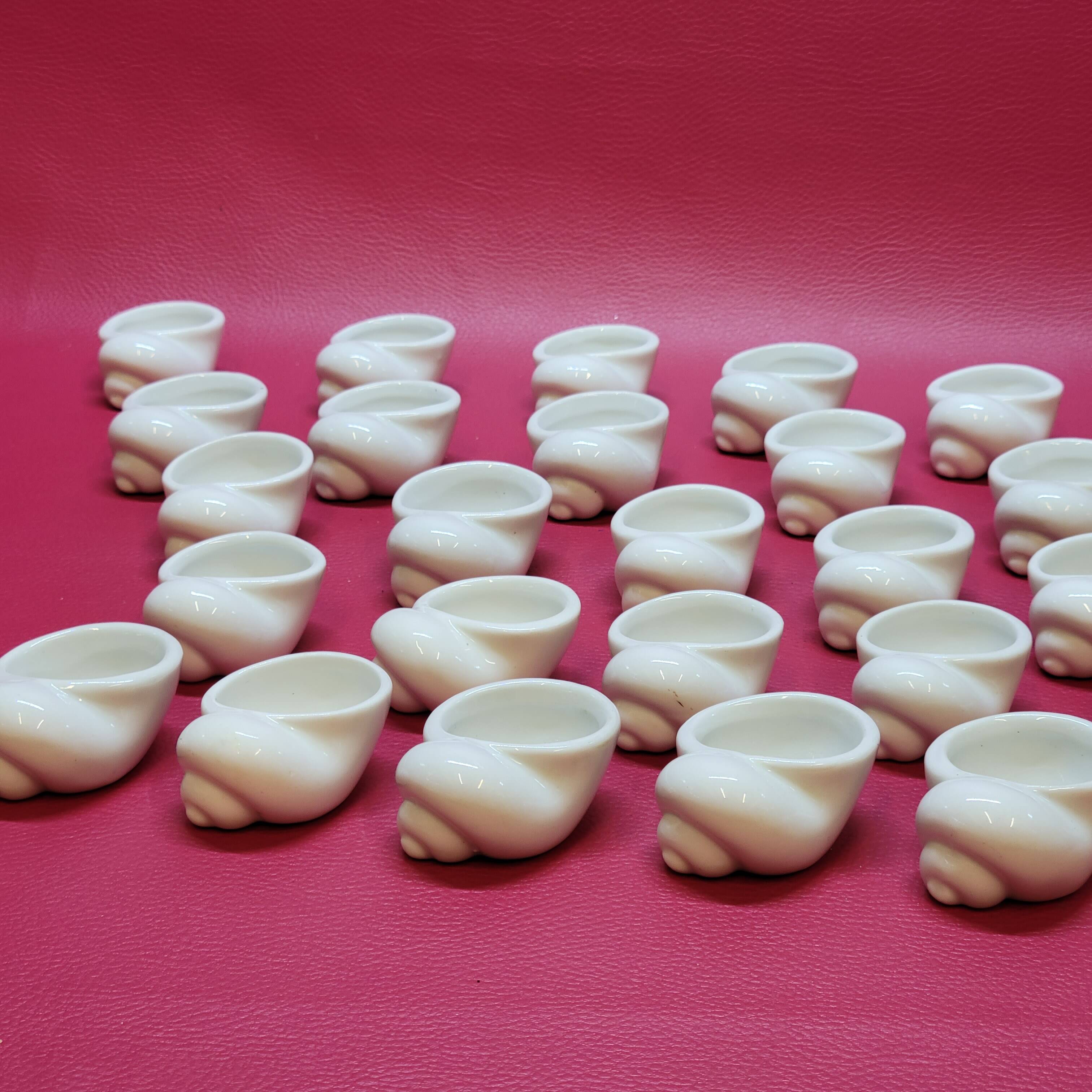 25 Snail Shell Buckets In Vintage White Porcelain