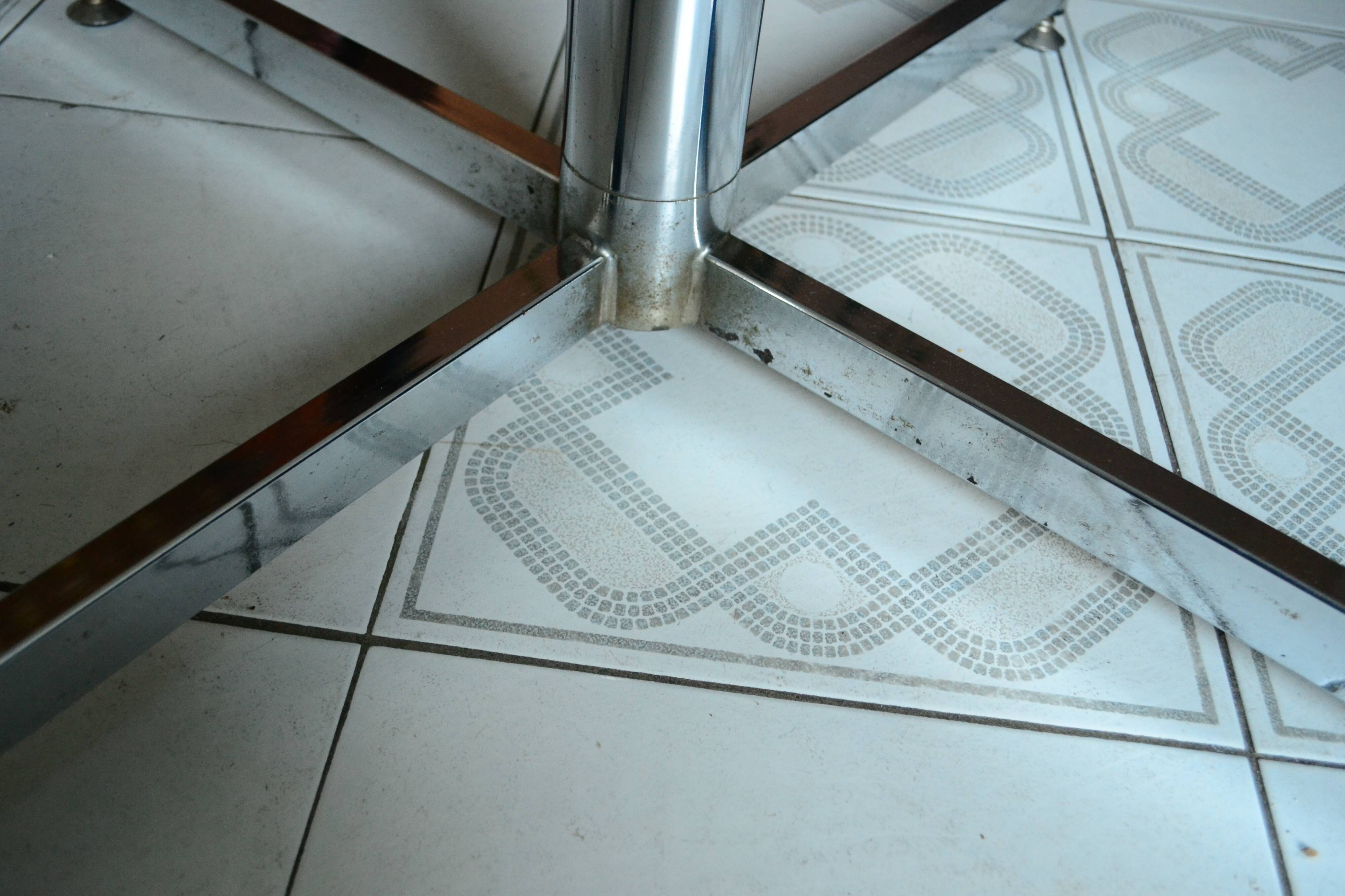 Formica roundtable 60/70