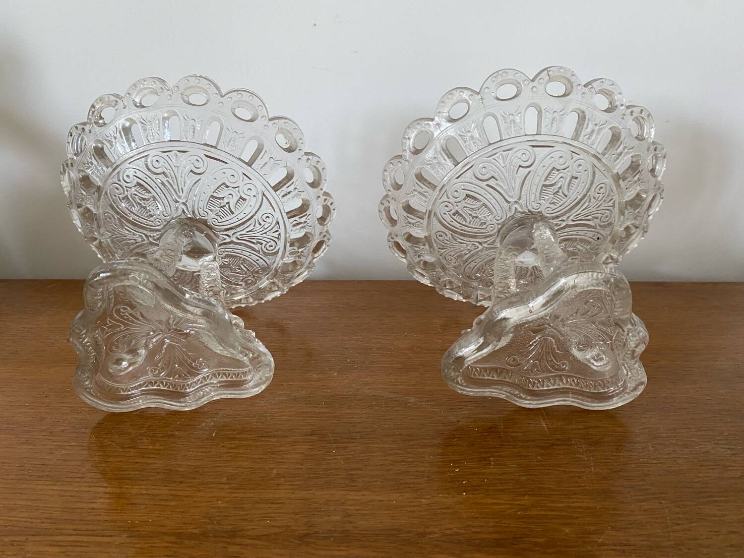 Antique pair of crystal cup drageoirs with tripod fish foot, 19th century vintage