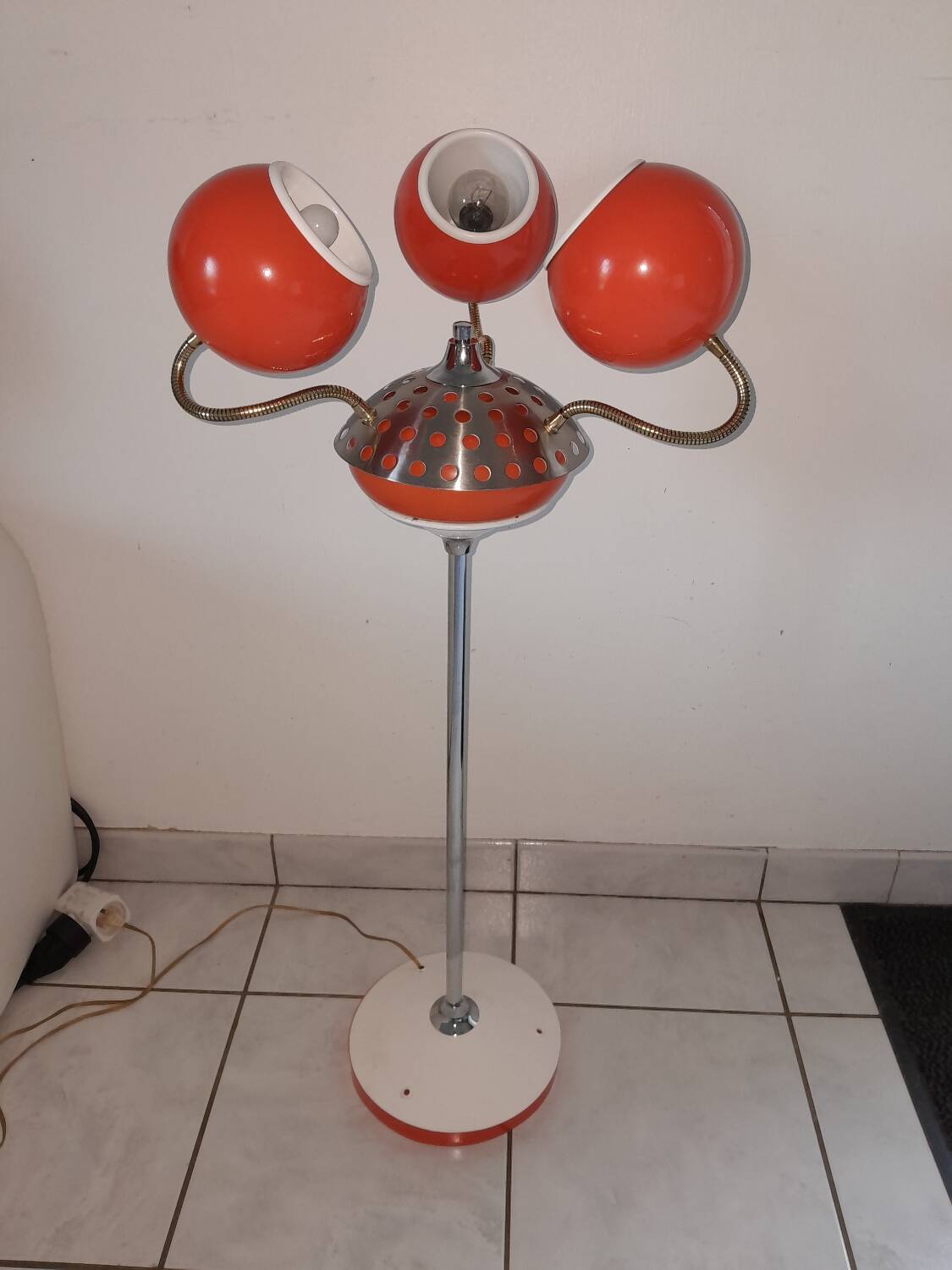 Vintage 1970s orange metal eyes ball floor lamp