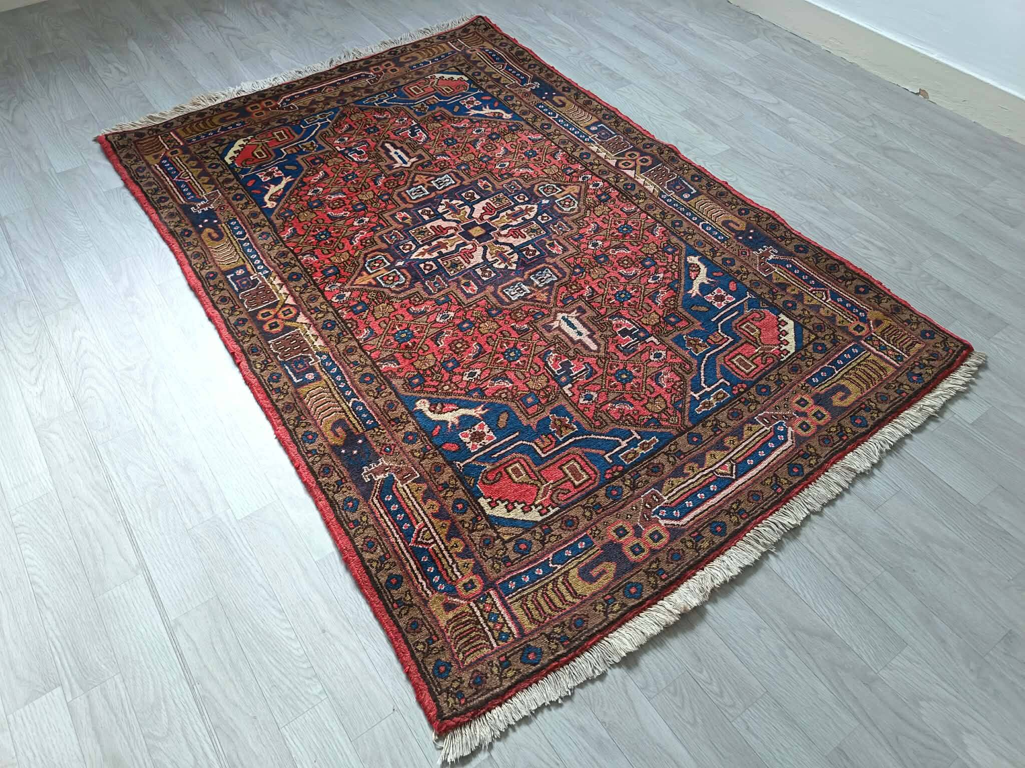 Handmade Koliaï Persian carpet