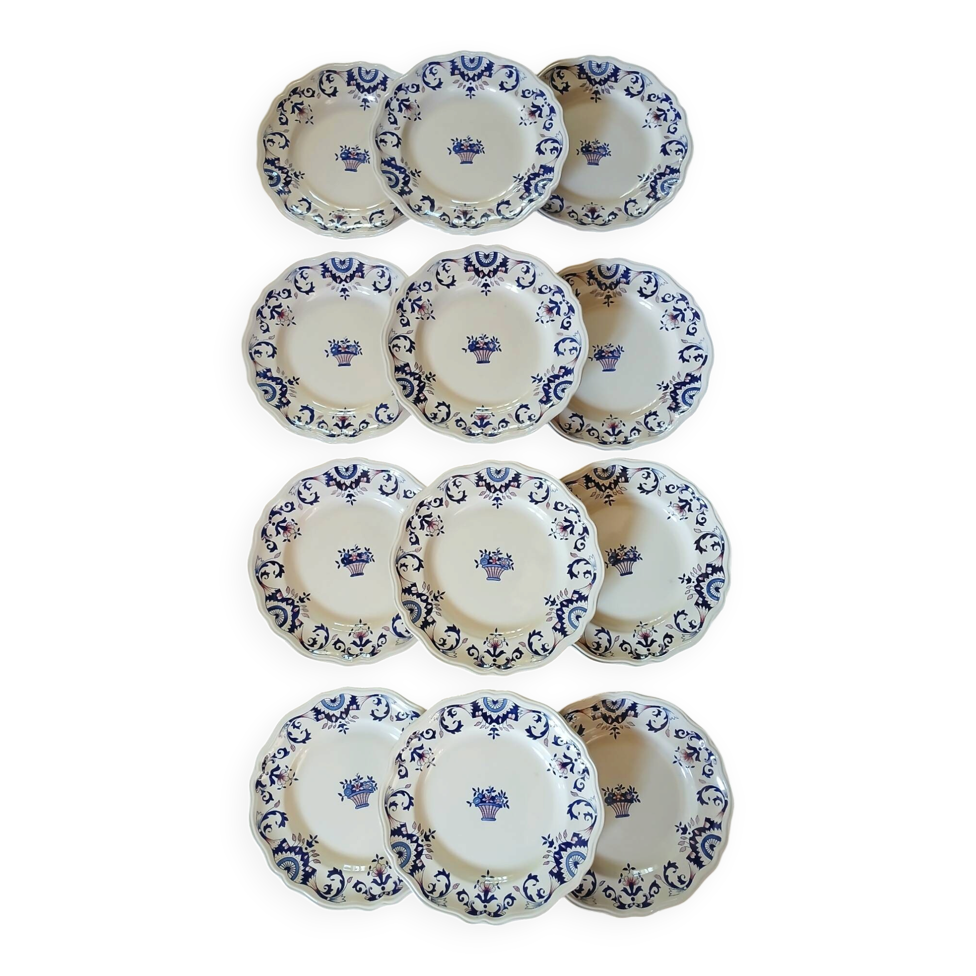 12 assiettes plates anciennes de Longchamp 