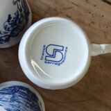 4 tasses et soucoupes anciennes