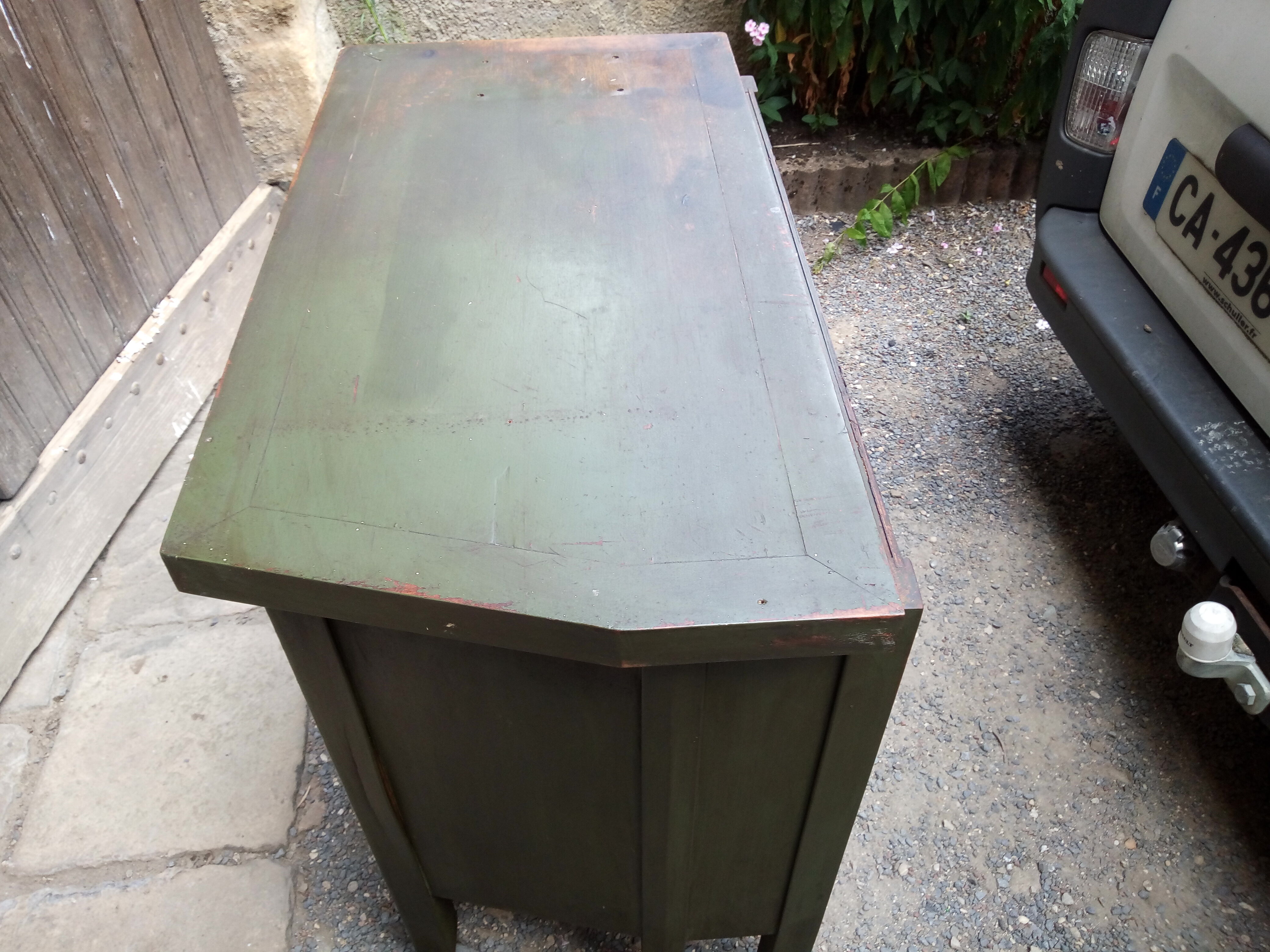 Vintage establishment