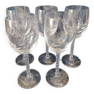 Verres pied cristal ciseles