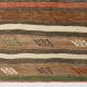 Tapis Kilim Vintage – Rayures Naturelles aux Tons Terreux, 136x195 cm