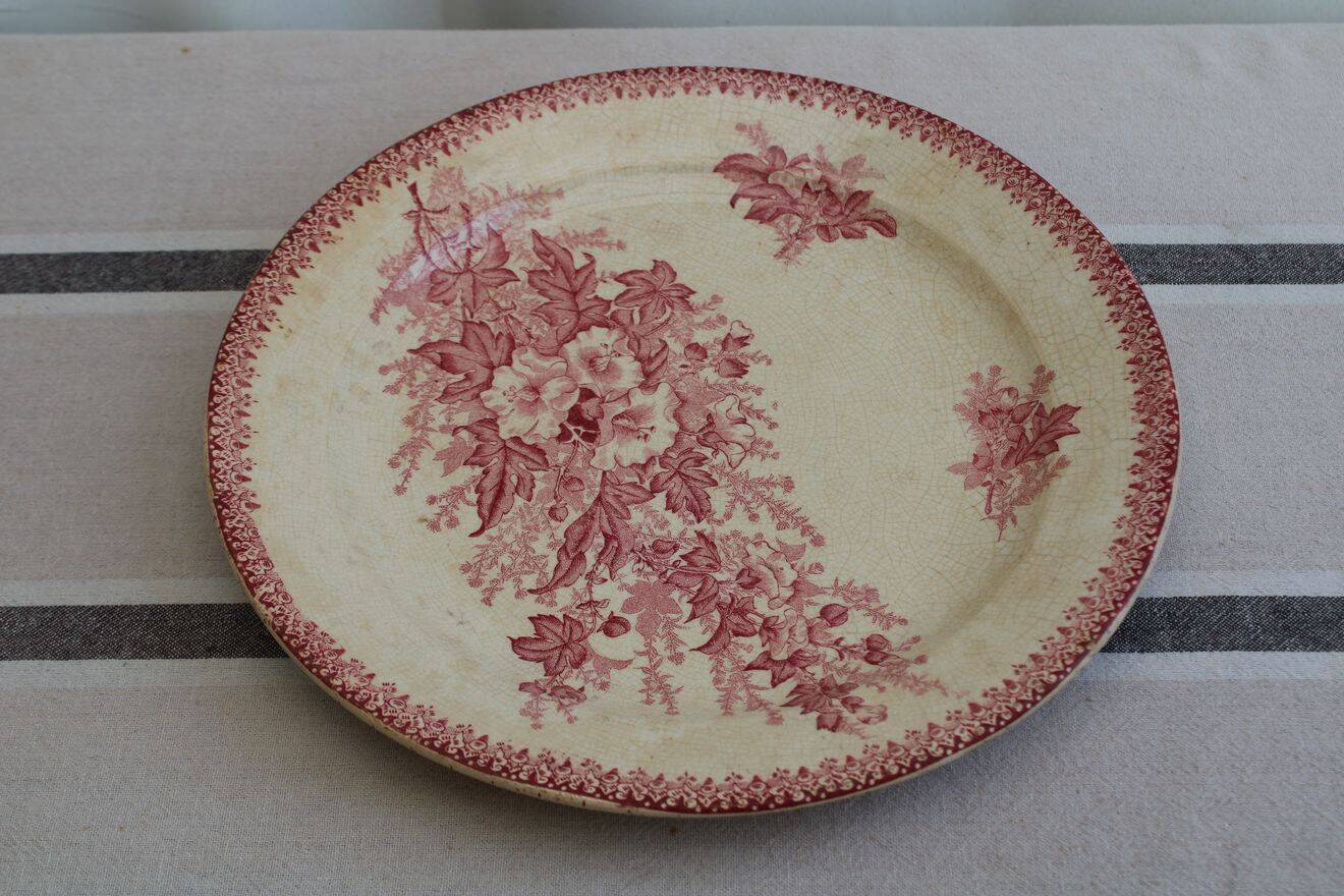 Ancien plat de service en céramique