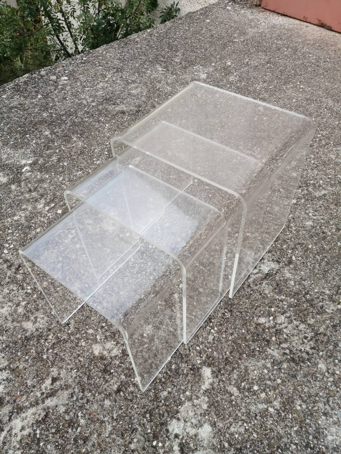 3 nesting tables in plexiglass