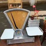 Lutrana grocer's scale