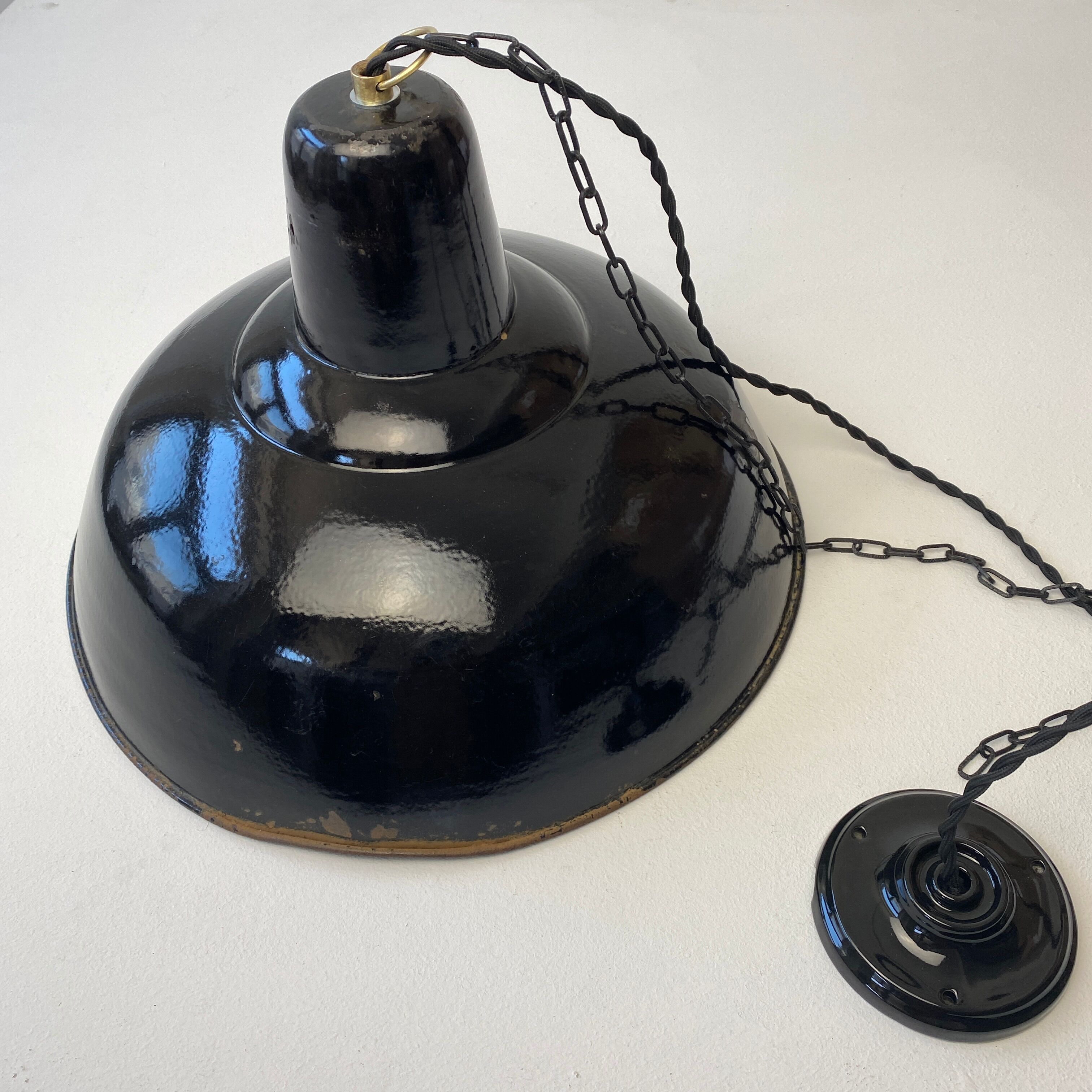 Old industrial suspension enamelled 40 cm