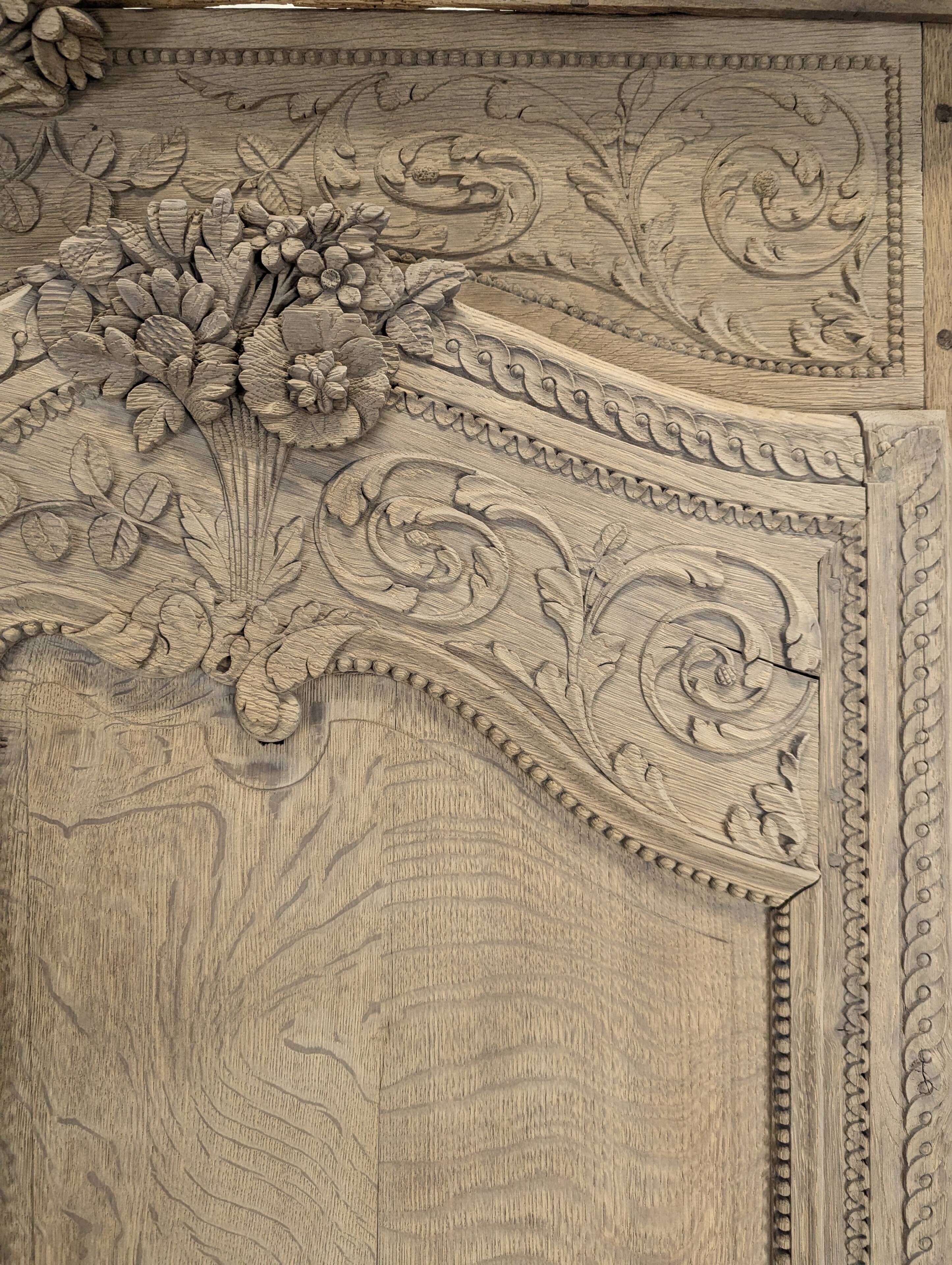 Norman wardrobe with bouquet design in solid oak