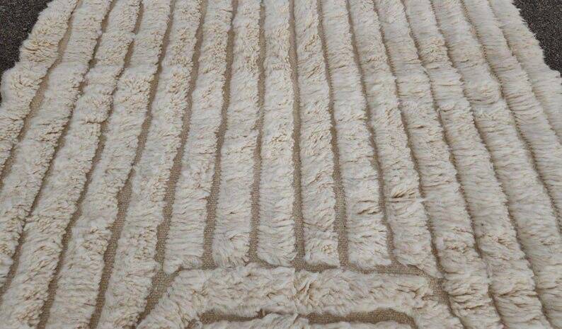 Handmade pure wool rug, size 150 x 250 cm.
