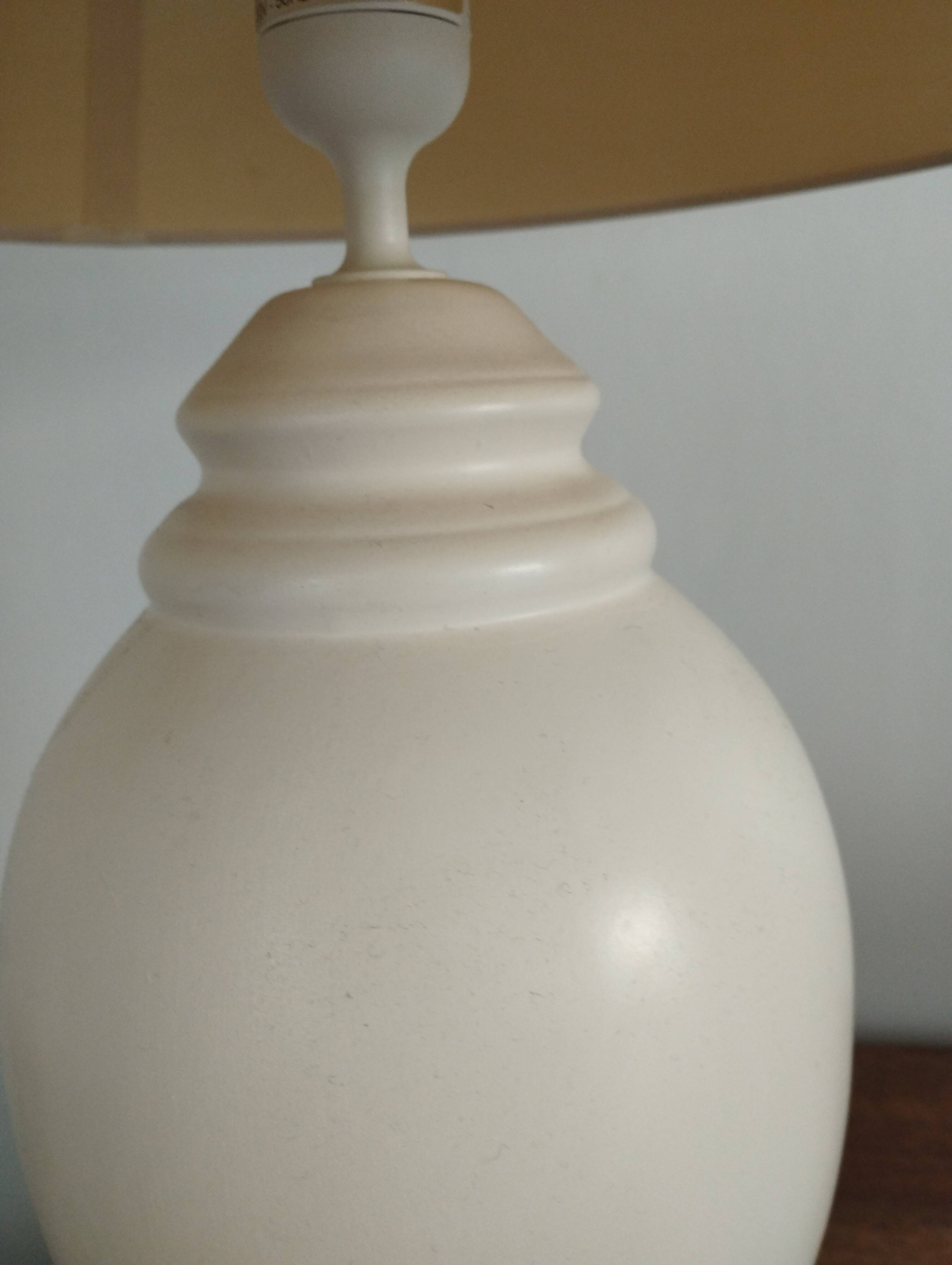 Lampe en céramique satinée