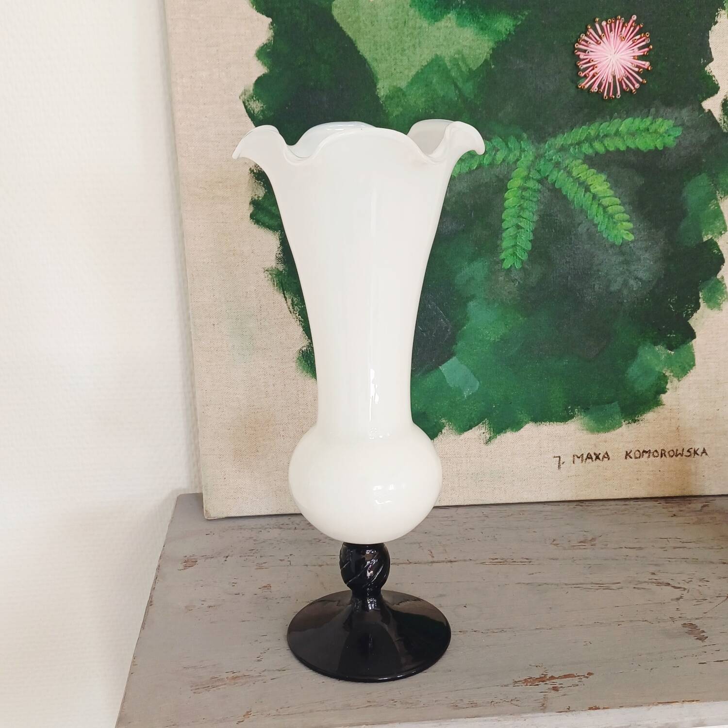 Vase vintage en verre opalin – Blanc et améthyste, années 1970/80
