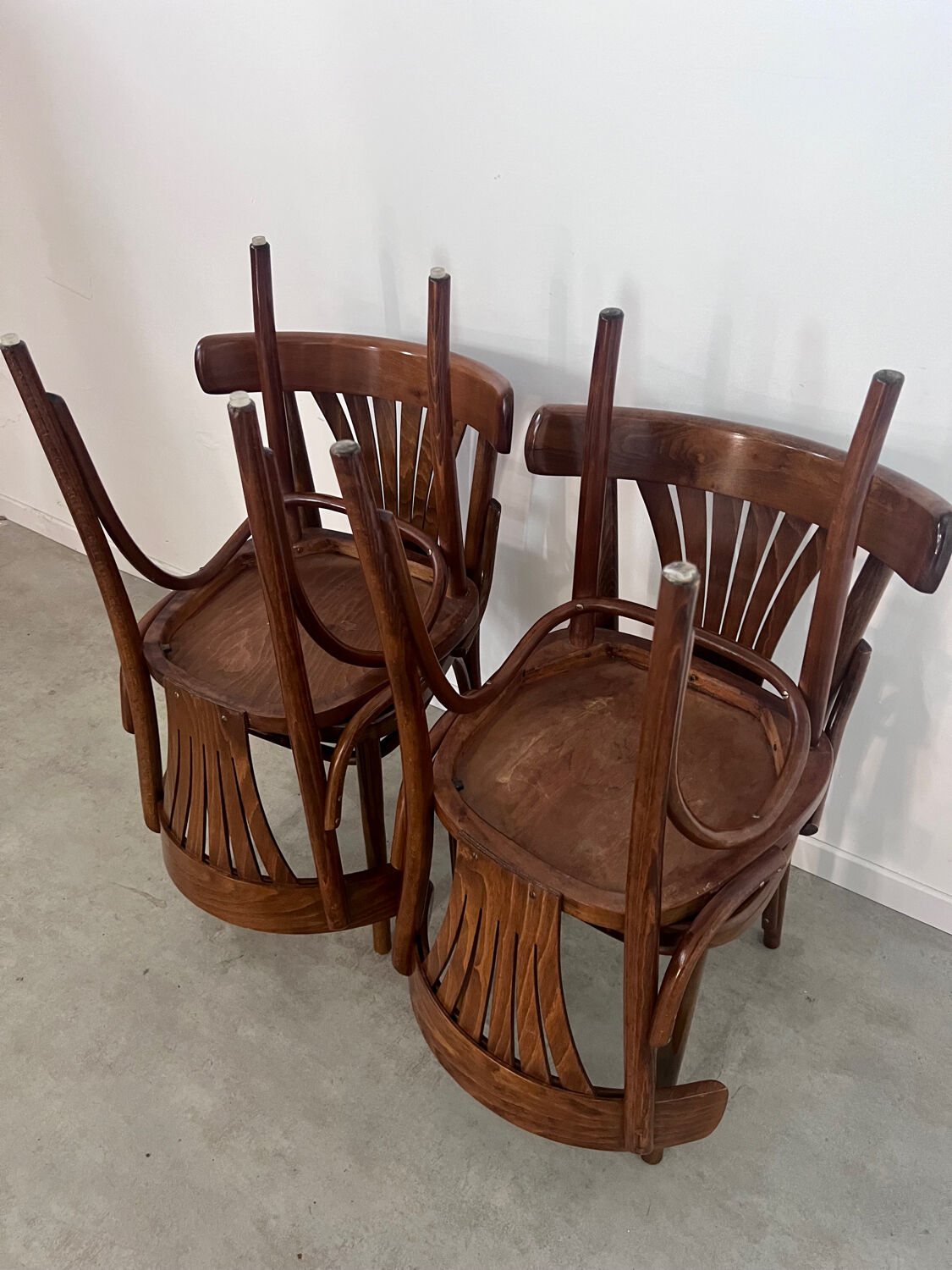 Lot 4 old vintage bentwood bistro chairs from the 70s