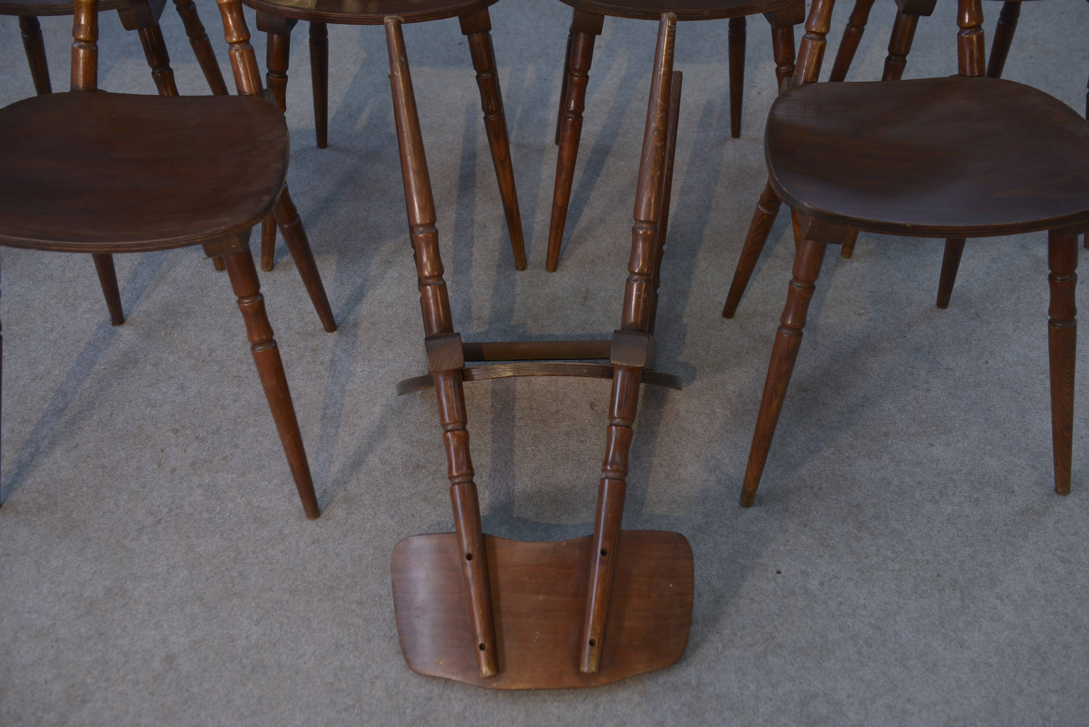 Set of 7 oak and beech plywood chairs