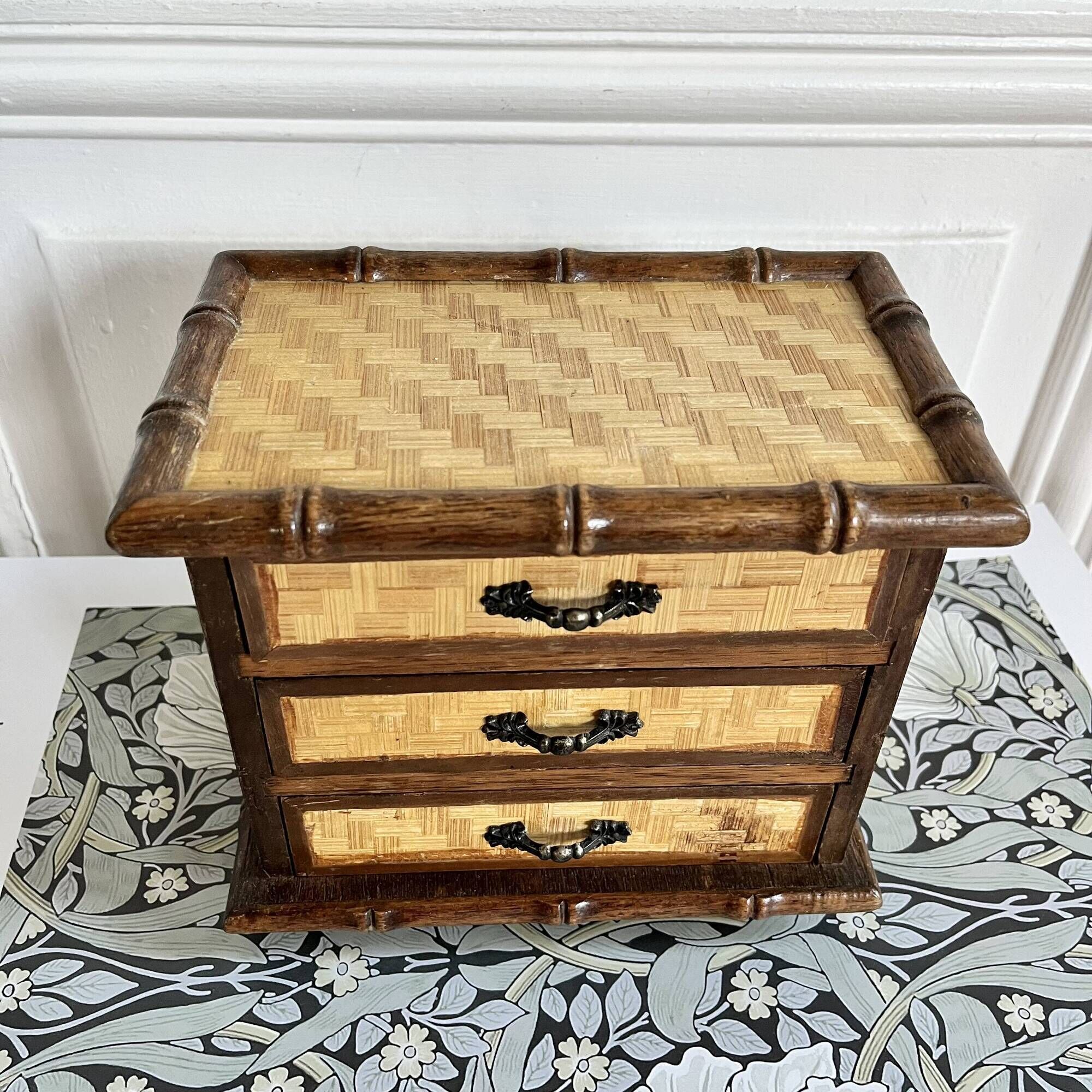 Vintage bamboo 3-drawer chest of drawers jewelry box